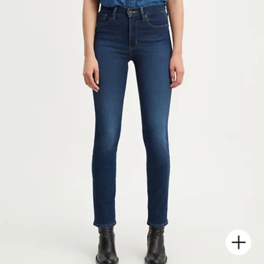 MOVING - MAKE AN OFFER Levi's 724 High Rise Straight Jeans 27W 30L